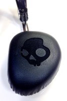 Skullcandy Navigator Headphones - G Style Magazine - Analie - Skull on Ear cup