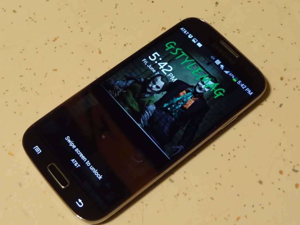 Samsung Galaxy S4-Sideview