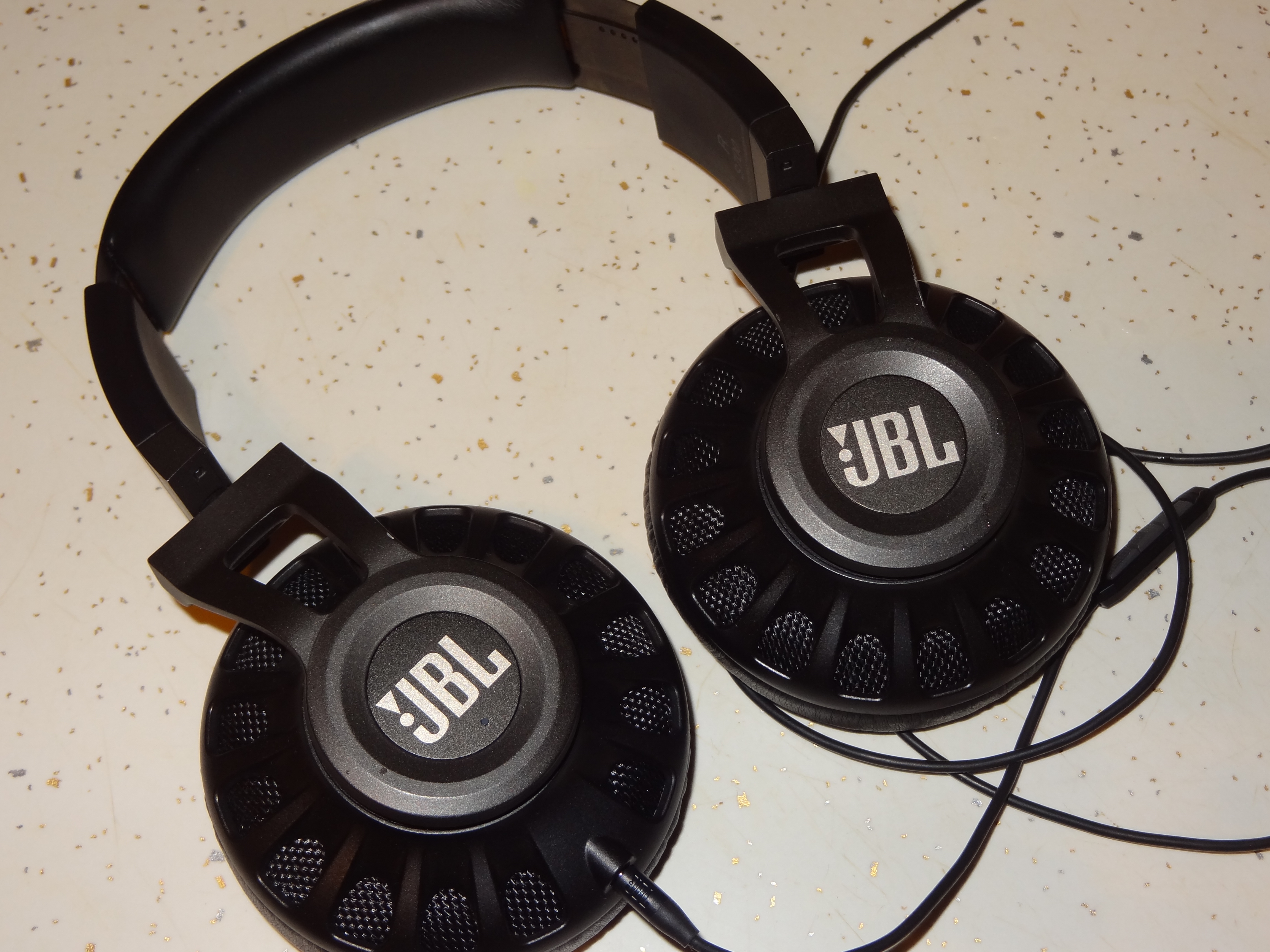 JBL 密閉型ダイナミックヘッドフォン Synchros S700 中古 JBL 密閉型ダイナミックヘッドフォン Synchros S700 中古 【公式通販】