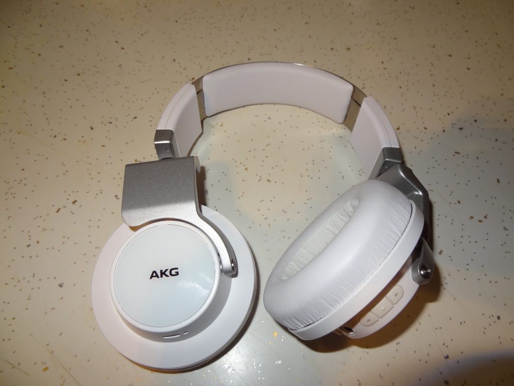 AKG K845BT (1)