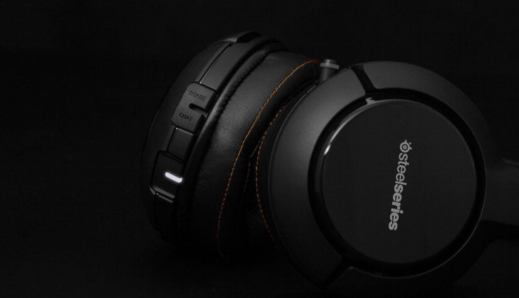 SteelSeries H Wireless 7.1 Surround Sound Gaming Headset Review - Ear Cups - G Style Magazine