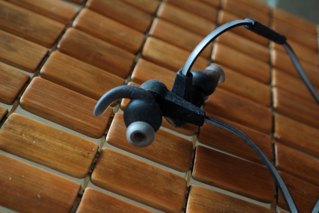 JBL-Synchros-Reflect-BT-Headphones-3