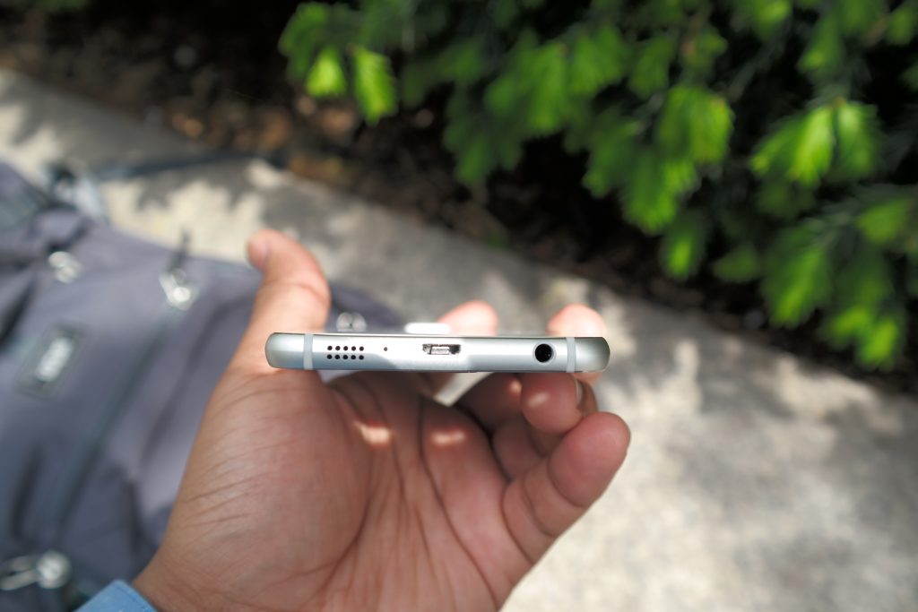 Samsung Galaxy S6 top