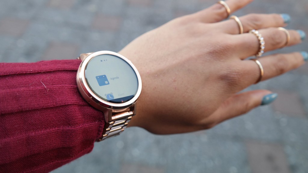 Moto-360-2nd-Generation-Android-Wear-smartwatch-Review-Analie-Cruz top gadgets holiday gift guide