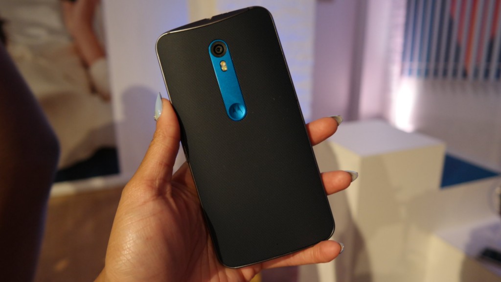 Motorola-Moto-X-Style-Pure-Edition-Analie-Cruz-1- top gadgets gifts holiday