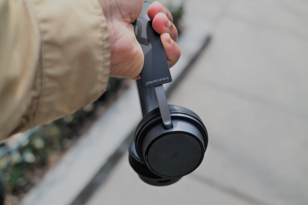 Plantronics BackBeat 500 Series In Hand