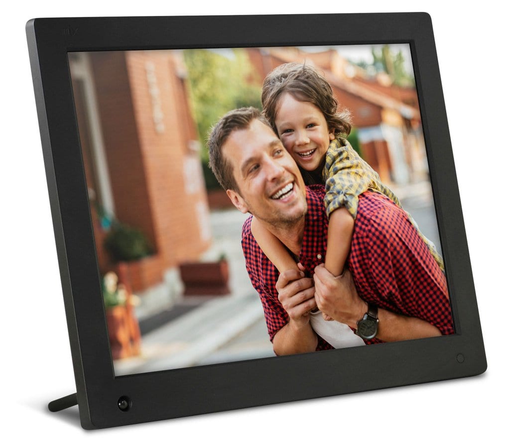 Valentine's Day Gift Guide - NIX Advance Digital Frame - Analie Cruz