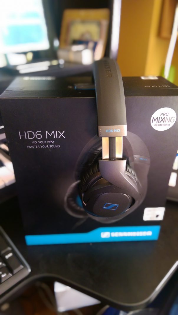 Sennheiser HD6 MIX Headphones - Side / Box 1