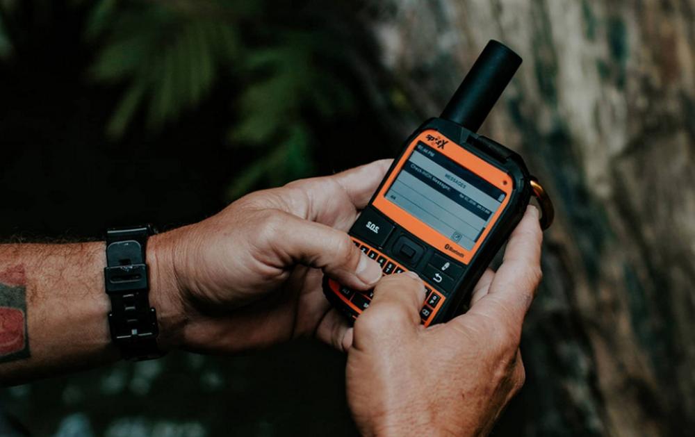 SPOT X 2-WAY SATELLITE MESSENGER