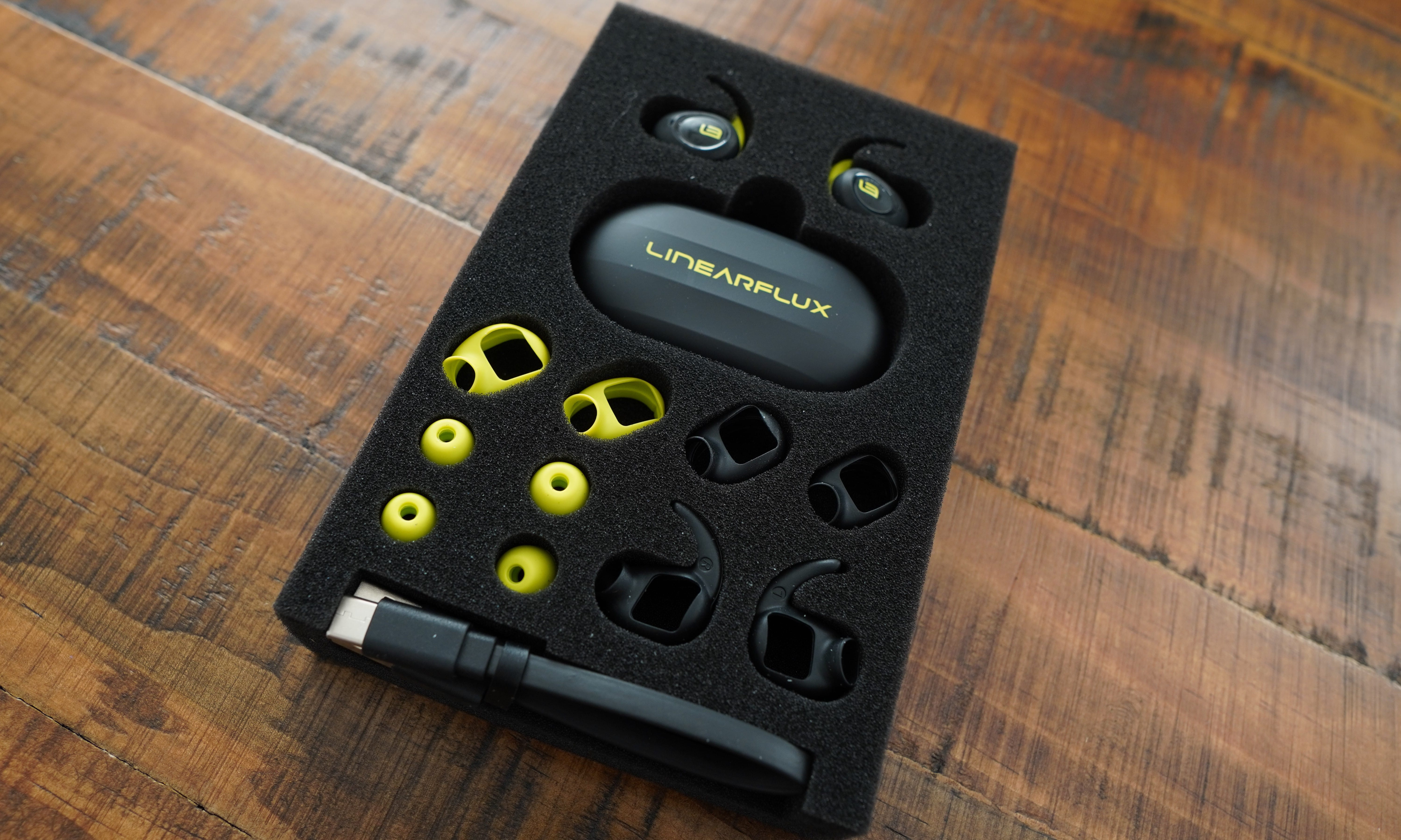 HYPERSONIC LINEARFLUX ワイヤレスイヤフォン LINEARFLUX HyperSonic - True Wireless 3D Hyper-Definition Earbuds