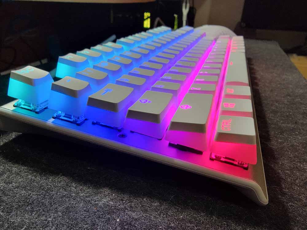 SteelSeries Apex 7 TKL and Aerox 3 Wireless Limited Edition Ghost